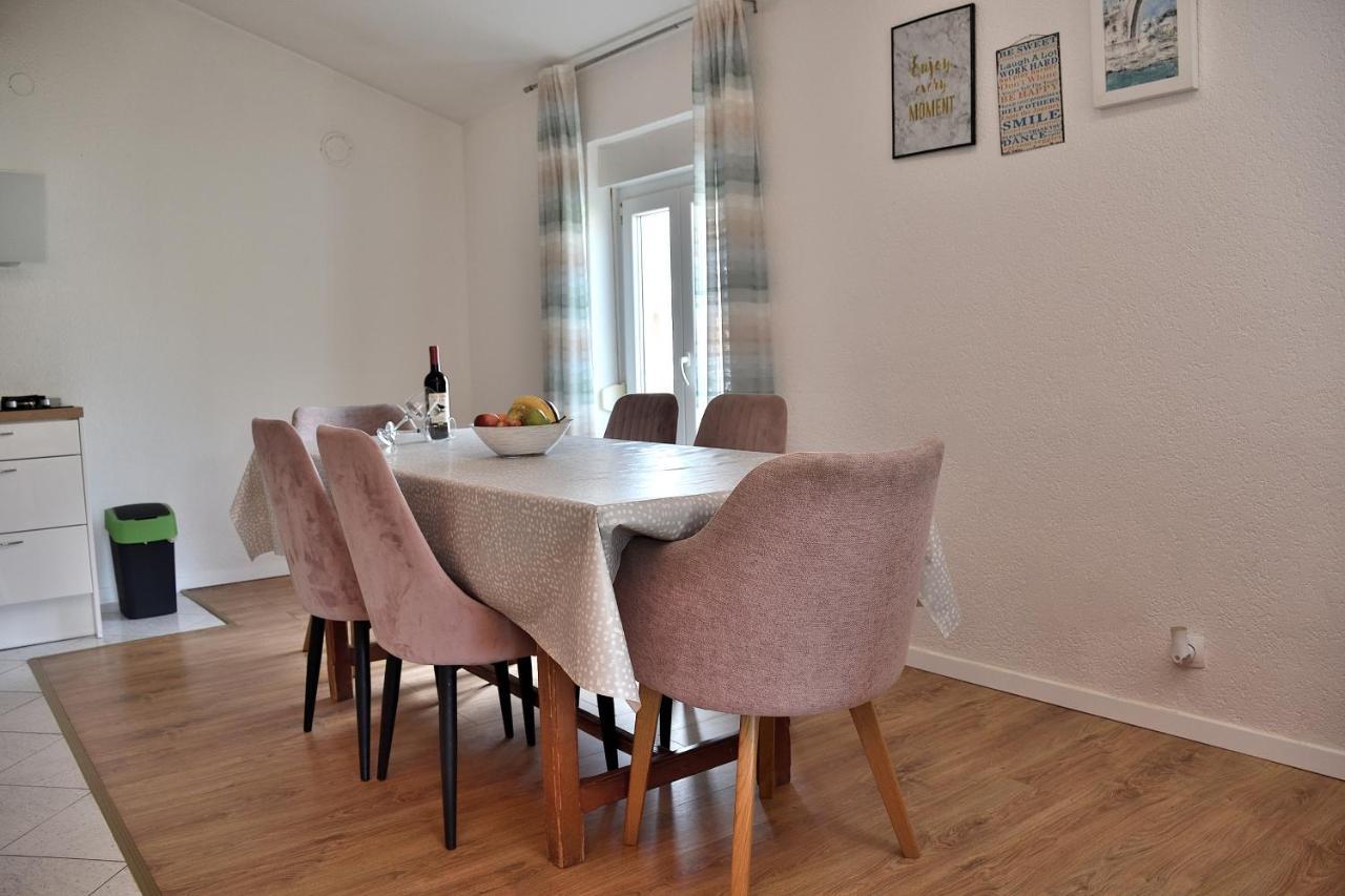 Apartment Leonora ヴォディツェ エクステリア 写真