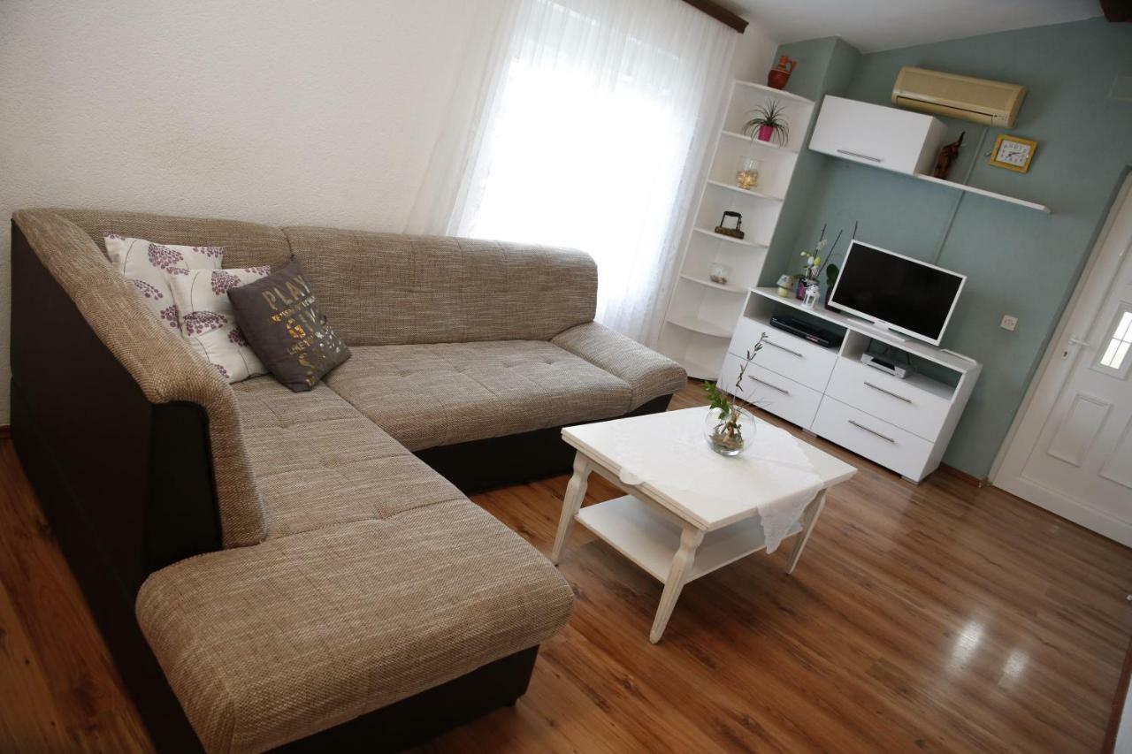 Apartment Leonora ヴォディツェ エクステリア 写真